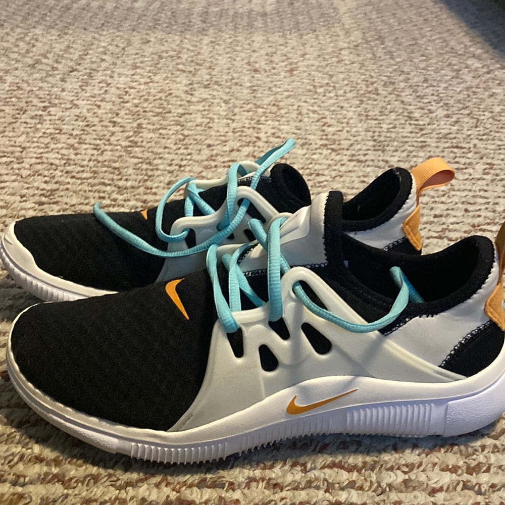 Nike Acalme.